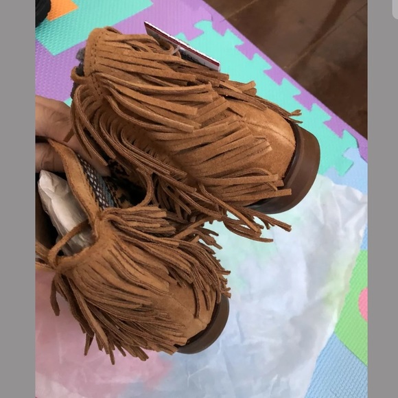 NWT ZARA TRIBAL FRINGE LEATHER ANKLE BOOTS SUEDE - Picture 2 of 8